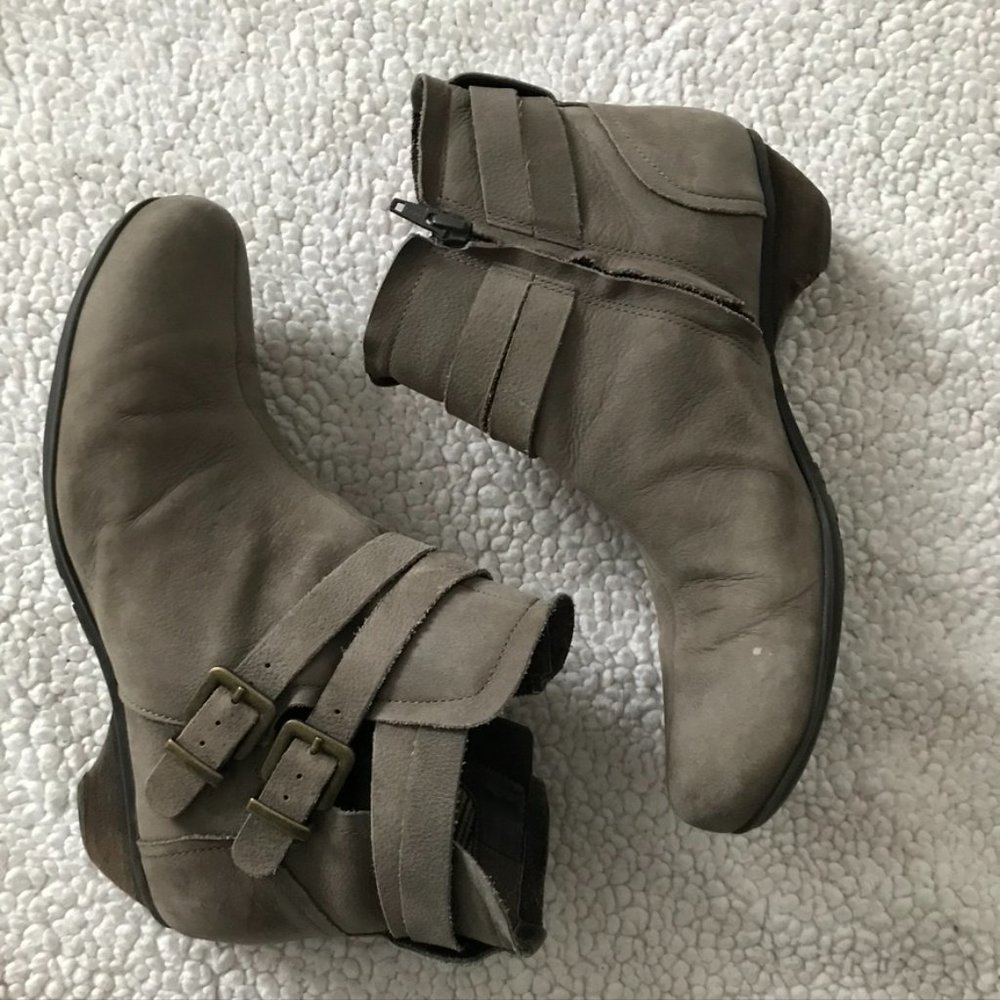 ABEO Nadia bootie Size 8